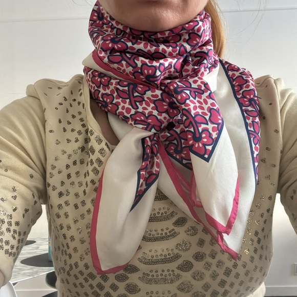 Kiton scarf, Conclave 2016